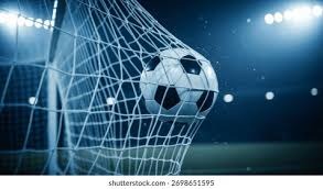 谈及自己喜爱的球队，除了阿森纳之外，自己的第一主队是中超球队北京国安！