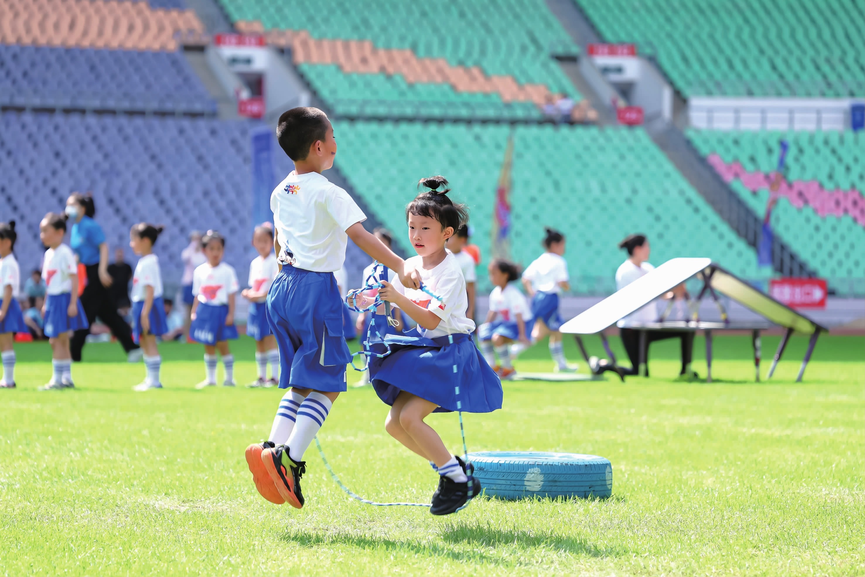 13投2中 限制新援出场时间 火箭队锋线没核心能力 伊森19+10